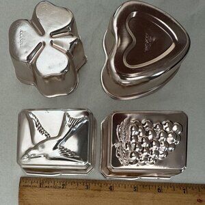 Vintage NEVCO Gelatin/Individual Cake/Mold Pans Copper Toned